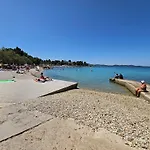 Sea View Izziy